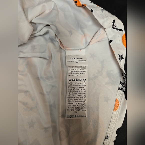 Size 9-12 Months Baby Girl Halloween Dress Bats Witches Pumpkins Striped - Picture 5 of 5